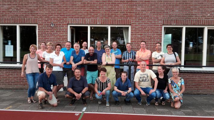 Het seniorenteam van Swift die zich inzetten voor de samenloop voor hoop