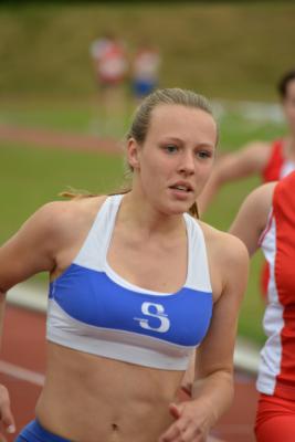 Maud Waajen tijdens de 80m